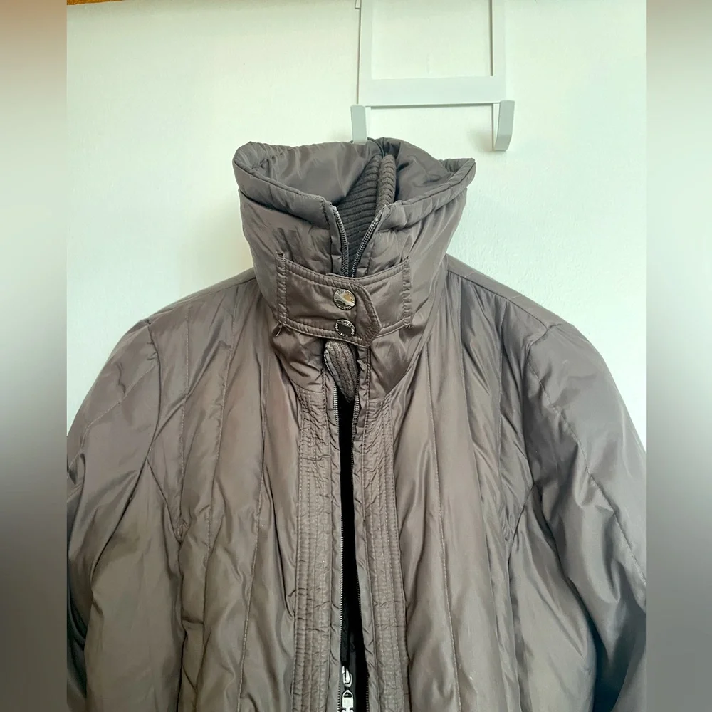 Ellen Tracy down puffer coat - Size M 
Satin and fleece lined 
Knee length - Picture 3 of 9